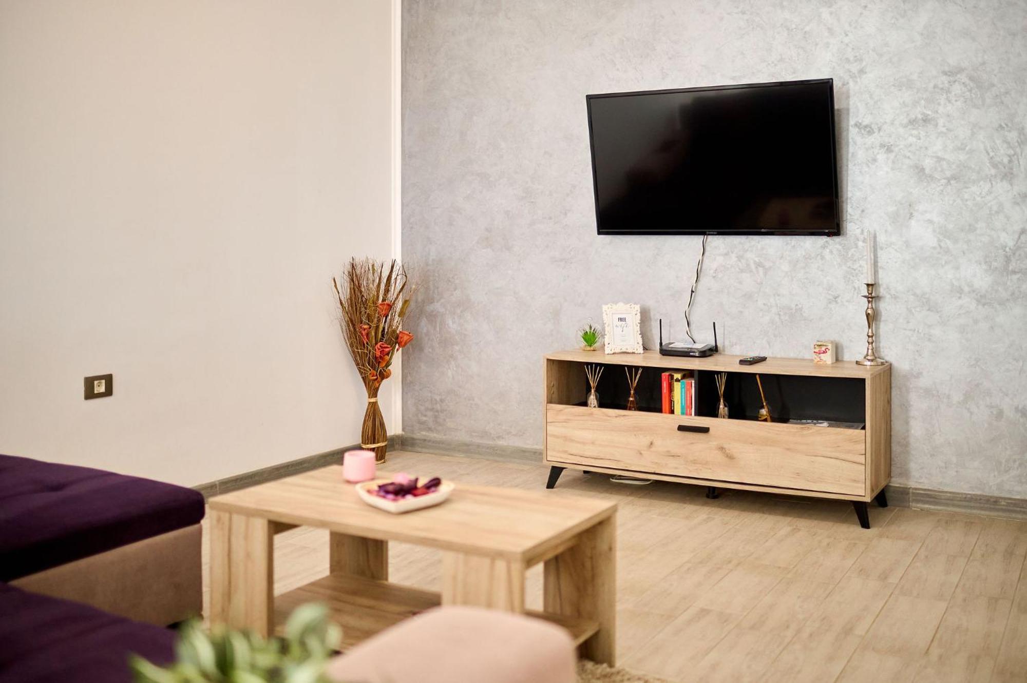 Evelyn'S Apartment Spa&Pool Beach Resort Mamaia Esterno foto