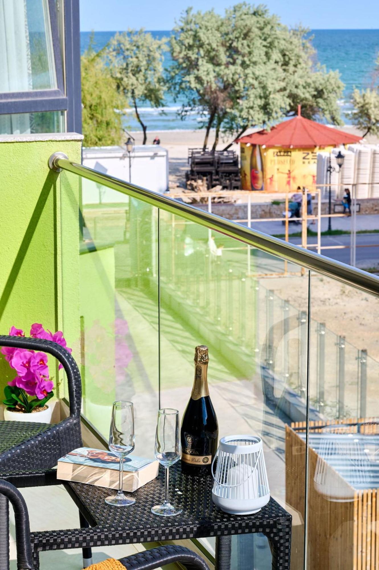 Evelyn'S Apartment Spa&Pool Beach Resort Mamaia Esterno foto
