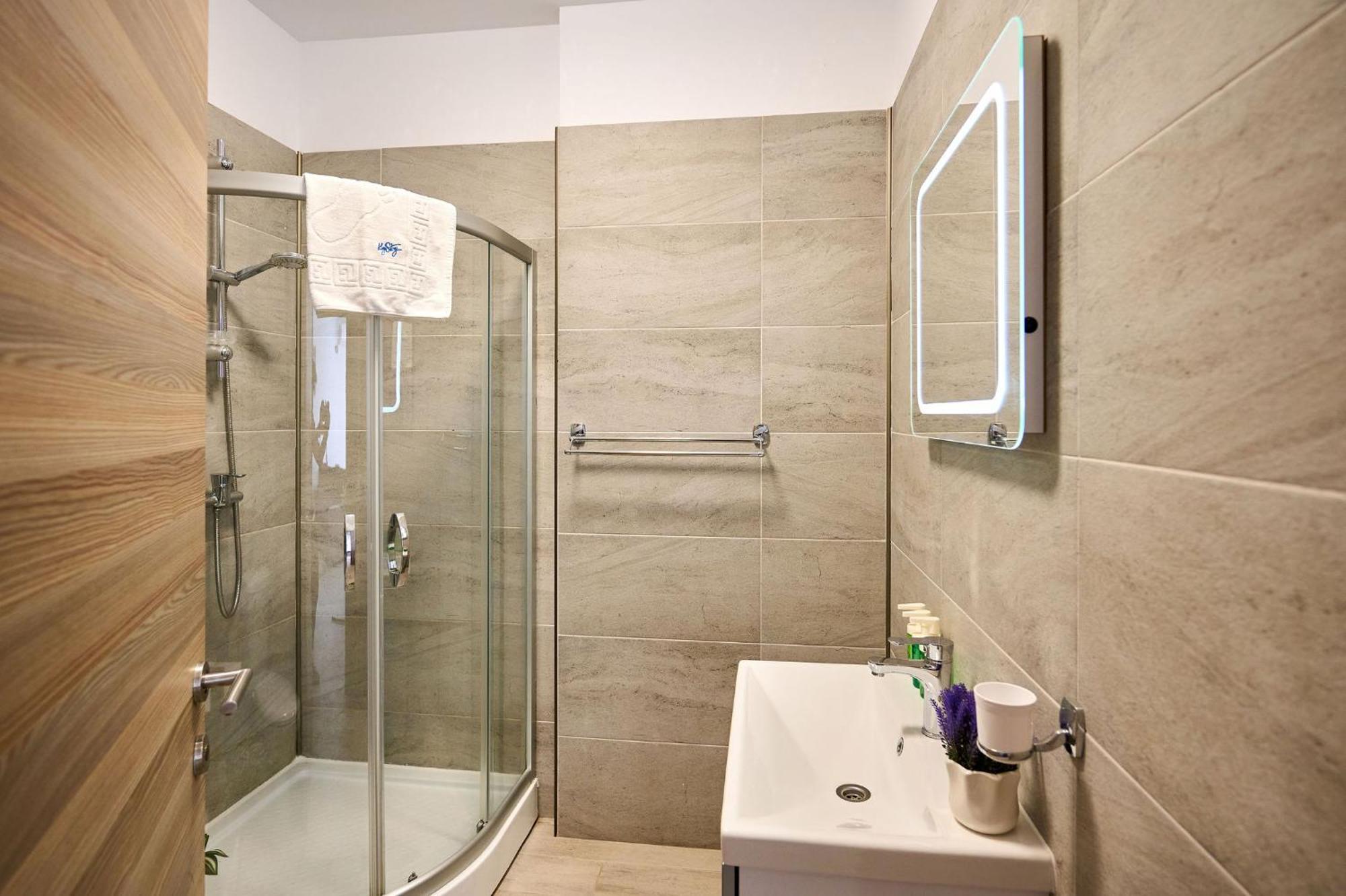 Evelyn'S Apartment Spa&Pool Beach Resort Mamaia Esterno foto